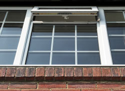 Detail showing the thickness of a double glazing window.